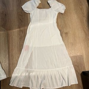 FLOWY WHITE CIDER DRESS SIZE L BRAND NEW